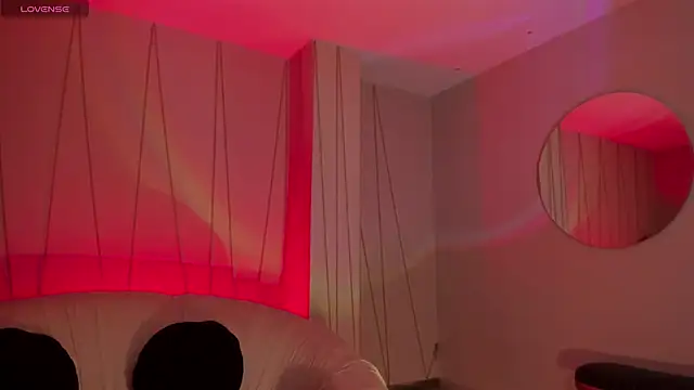 Snapshot of ErikaBenz_ chatting on October 24, 2025, 8:41 pm ErikaBenz online show from October 24, 2025, 8:41 pm