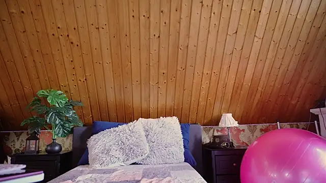 Snapshot of TessaWinter chatting on September 12, 2025, 1:55 pm TessaWinter online show from September 12, 2025, 1:55 pm