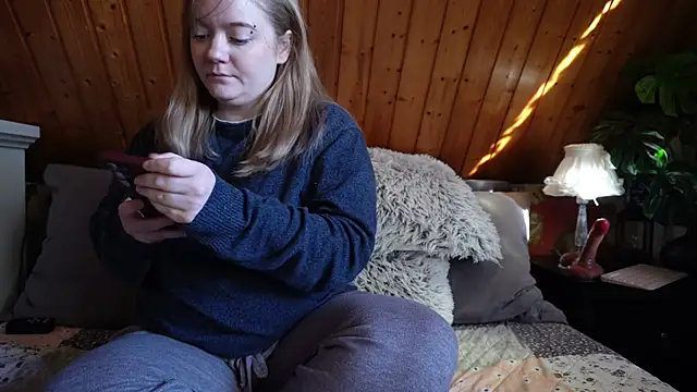 Snapshot of TessaWinter chatting on February 17, 2025, 3:11 pm TessaWinter online show from February 17, 2025, 3:11 pm