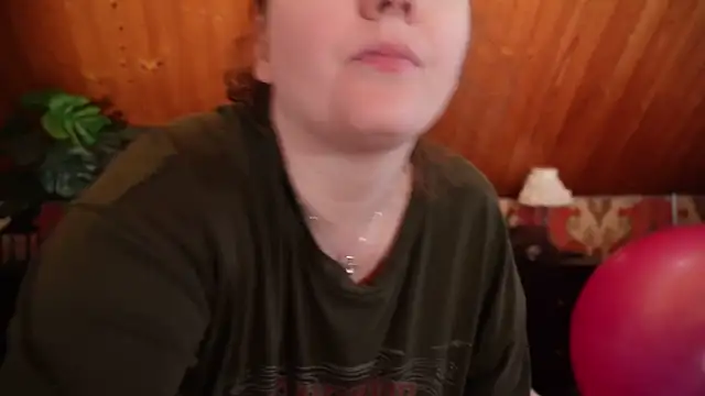 Snapshot of TessaWinter chatting on September 25, 2025, 2:34 pm TessaWinter online show from September 25, 2025, 2:34 pm