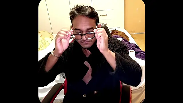 Snapshot of Theothermofo1 chatting on August 5, 2026, 12:37 am Theothermofo1 online show from August 5, 2026, 12:37 am