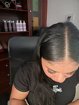 Snapshot of SSCARLETH_ chatting on February 11, 2026, 12:27 pm SSCARLETH online show from February 11, 2026, 12:27 pm