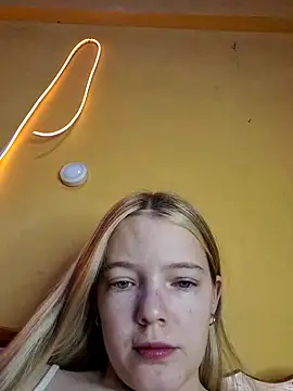 -veranito- online show from February 16, 2025, 3:04 am