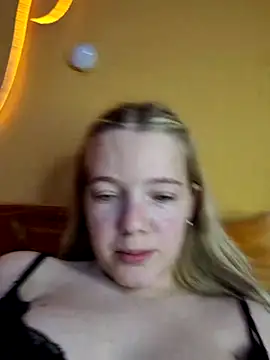 -veranito- online show from March 9, 2025, 3:01 am