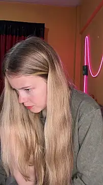 -veranito- online show from November 30, 2025, 9:04 pm