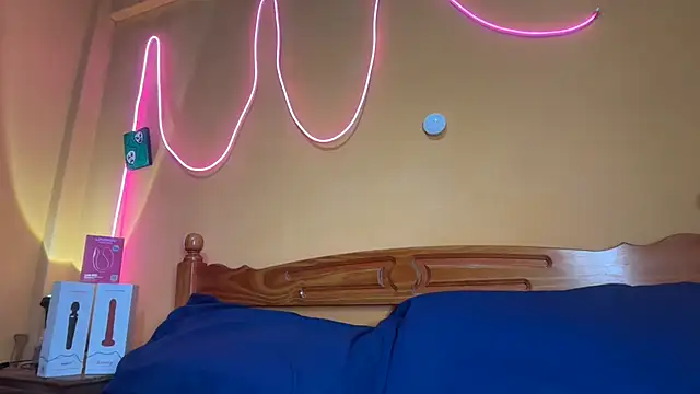 -veranito- online show from October 5, 2025, 3:08 am