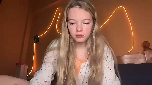 -veranito- online show from September 22, 2025, 3:01 am