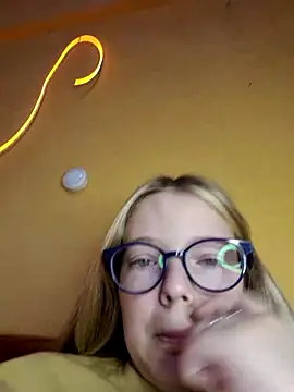 -veranito- online show from March 13, 2025, 3:11 am