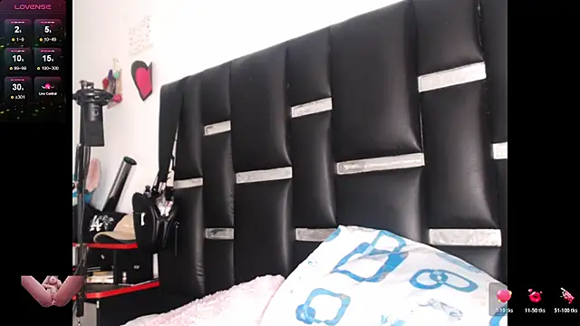 Danae 999 online show from April 10, 2026, 11:01 pm