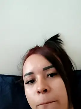 LindaGarcia22 online show from December 8, 2024, 3:13 pm