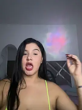 ValleryParker online show from March 3, 2026, 6:53 am