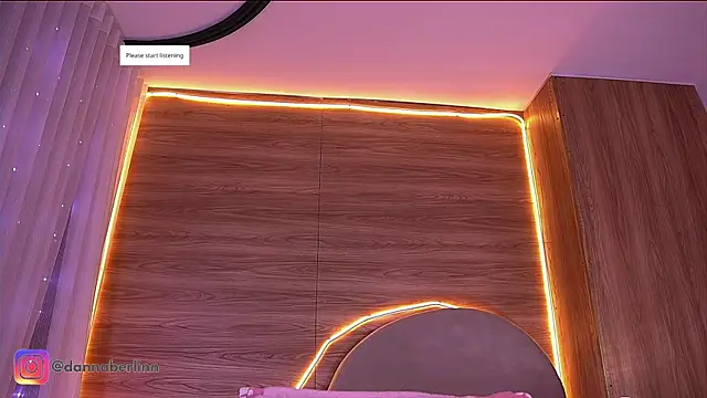 danna berlin  online show from April 12, 2026, 7:17 pm