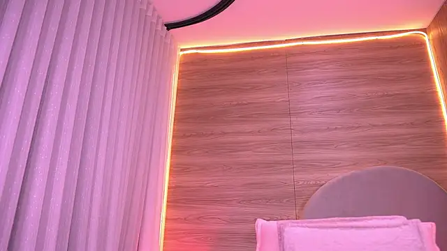 Snapshot of danna_berlin_ chatting on May 28, 2026, 7:20 pm danna berlin online show from May 28, 2026, 7:20 pm