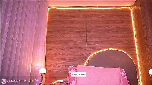 danna berlin  online show from February 12, 2026, 7:24 pm