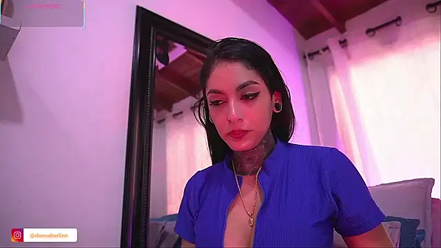 Snapshot of danna_berlin_ chatting on October 6, 2025, 7:25 pm danna berlin online show from October 6, 2025, 7:25 pm