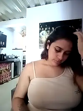 Latina sexy1 online show from March 26, 2026, 4:27 pm