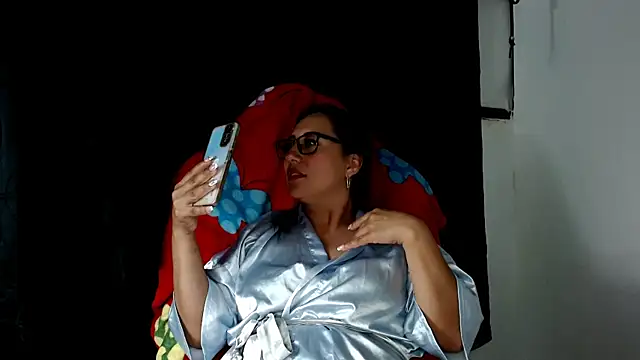 carolinalovee  online show from January 12, 2025, 4:00 am