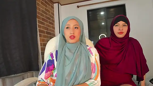 adila anich online show from November 5, 2025, 11:52 pm