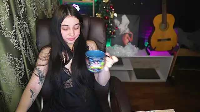 delicatedBailey online show from December 21, 2024, 5:36 am