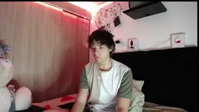 Snapshot of Santiago_kiler chatting on February 14, 2026, 11:32 am Santiago kiler online show from February 14, 2026, 11:32 am