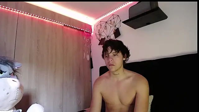 Snapshot of Santiago_kiler chatting on February 2, 2026, 12:04 pm Santiago kiler online show from February 2, 2026, 12:04 pm