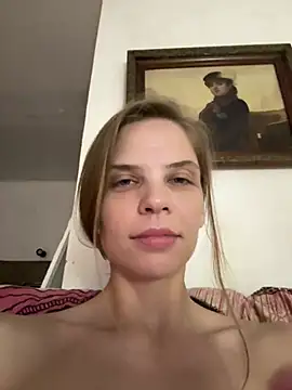 LeyaJohnson online show from July 7, 2026, 9:40 pm