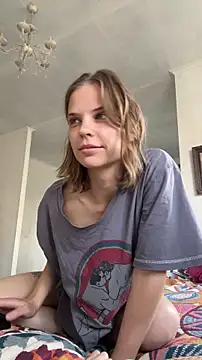 Snapshot of LeyaJohnson chatting on October 8, 2025, 11:34 am LeyaJohnson online show from October 8, 2025, 11:34 am