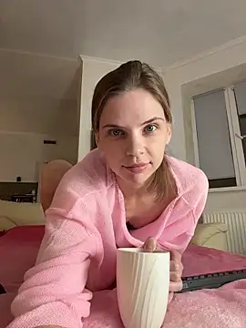 Snapshot of LeyaJohnson chatting on November 25, 2025, 5:13 pm LeyaJohnson online show from November 25, 2025, 5:13 pm