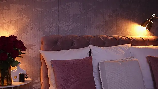 Snapshot of AngelaFay chatting on January 27, 2025, 12:22 am AngelaFay online show from January 27, 2025, 12:22 am