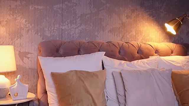 Snapshot of AngelaFay chatting on March 13, 2025, 5:54 am AngelaFay online show from March 13, 2025, 5:54 am