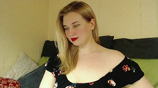 mmmPinUpGirl online show from October 12, 2025, 6:42 pm