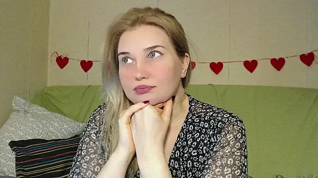 Snapshot of mmmPinUpGirl chatting on April 30, 2026, 8:49 pm mmmPinUpGirl online show from April 30, 2026, 8:49 pm
