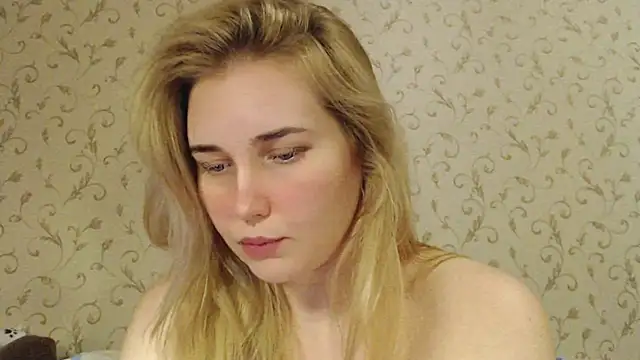 mmmPinUpGirl online show from September 15, 2025, 6:52 pm