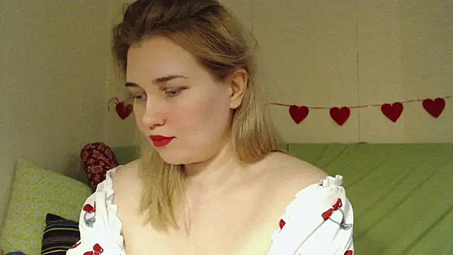 Snapshot of mmmPinUpGirl chatting on March 1, 2026, 9:53 am mmmPinUpGirl online show from March 1, 2026, 9:53 am