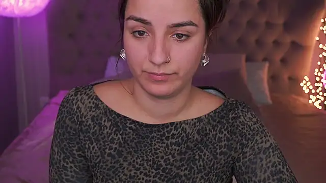 Snapshot of Daphne_Moss chatting on February 4, 2025, 8:59 pm Daphne Moss online show from February 4, 2025, 8:59 pm