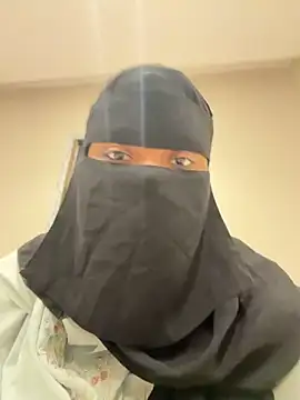 Submissive Arab online show from June 21, 2026, 11:10 pm