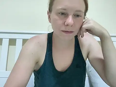 SweetLucy96 online show from November 6, 2025, 10:08 am