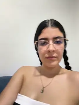  Niah  online show from February 8, 2026, 1:58 am