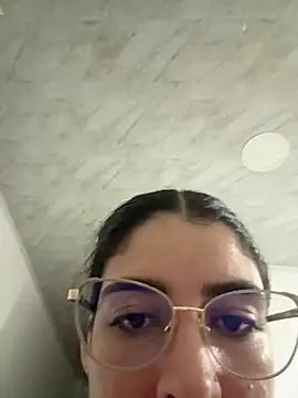 Snapshot of _Niah_ chatting on February 20, 2025, 11:43 pm Niah online show from February 20, 2025, 11:43 pm
