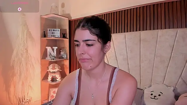  Niah  online show from October 19, 2025, 8:55 pm