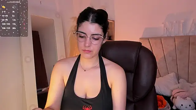 Snapshot of _Niah_ chatting on February 28, 2025, 10:28 pm Niah online show from February 28, 2025, 10:28 pm