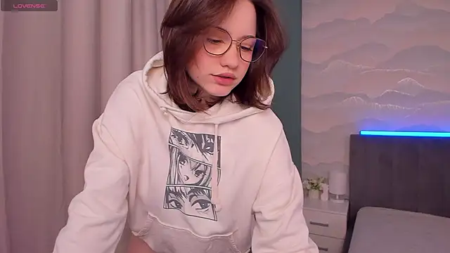 Eva Doo online show from September 30, 2025, 9:15 am