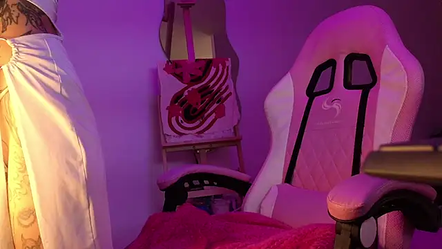 Snapshot of goddess_vee_ chatting on February 4, 2026, 8:59 pm goddess vee online show from February 4, 2026, 8:59 pm