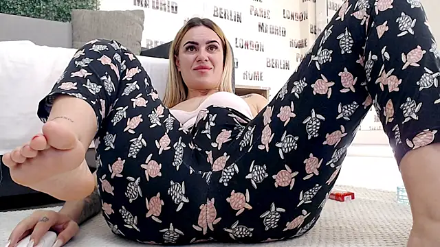 Snapshot of sweetdaiana23 chatting on March 22, 2025, 3:41 am sweetdaiana23 online show from March 22, 2025, 3:41 am