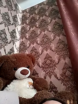 LeilaSaint online show from November 18, 2025, 7:33 am