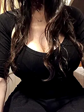 Snapshot of eva750 chatting on December 16, 2025, 4:22 pm eva750 online show from December 16, 2025, 4:22 pm