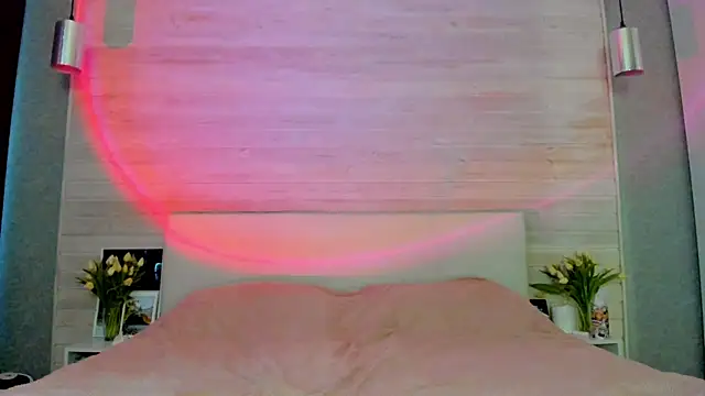 molly hunt  online show from March 25, 2026, 5:07 am