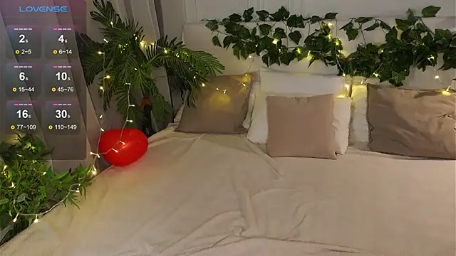 Snapshot of Elfa_Mirielle chatting on December 17, 2025, 6:07 am Elfa Mirielle online show from December 17, 2025, 6:07 am