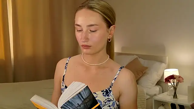 bella  rose online show from February 20, 2026, 1:13 pm