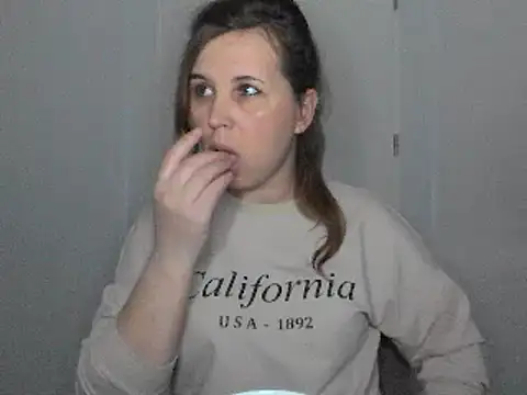 Snapshot of loveis007 chatting on March 15, 2025, 8:21 pm loveis007 online show from March 15, 2025, 8:21 pm